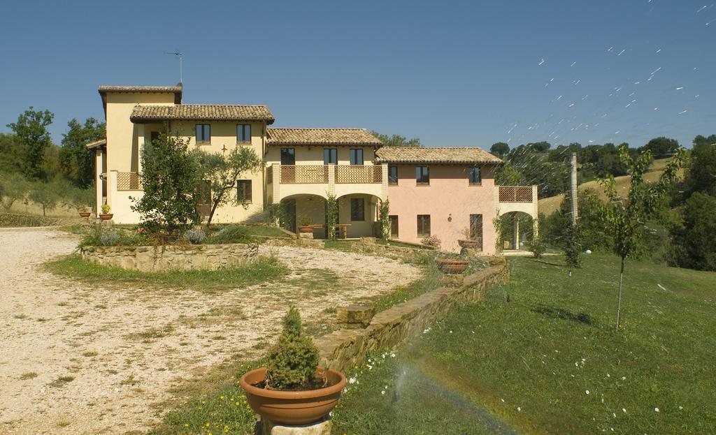 Borgo Le Capannelle Aparthotel Castel Ritaldi Kültér fotó