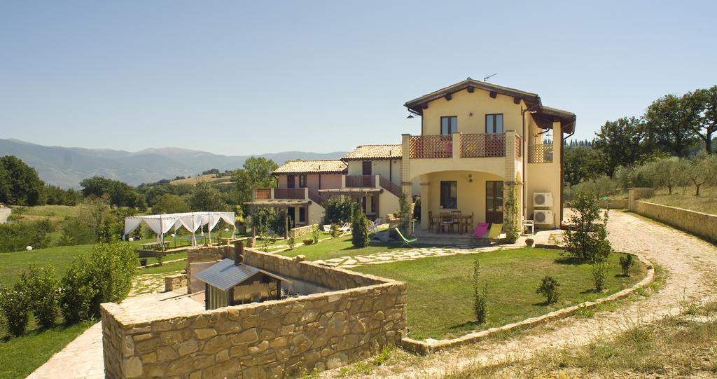 Borgo Le Capannelle Aparthotel Castel Ritaldi Kültér fotó