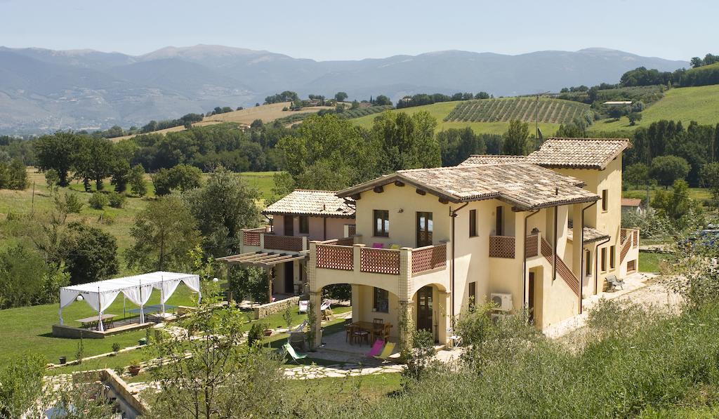 Borgo Le Capannelle Aparthotel Castel Ritaldi Kültér fotó