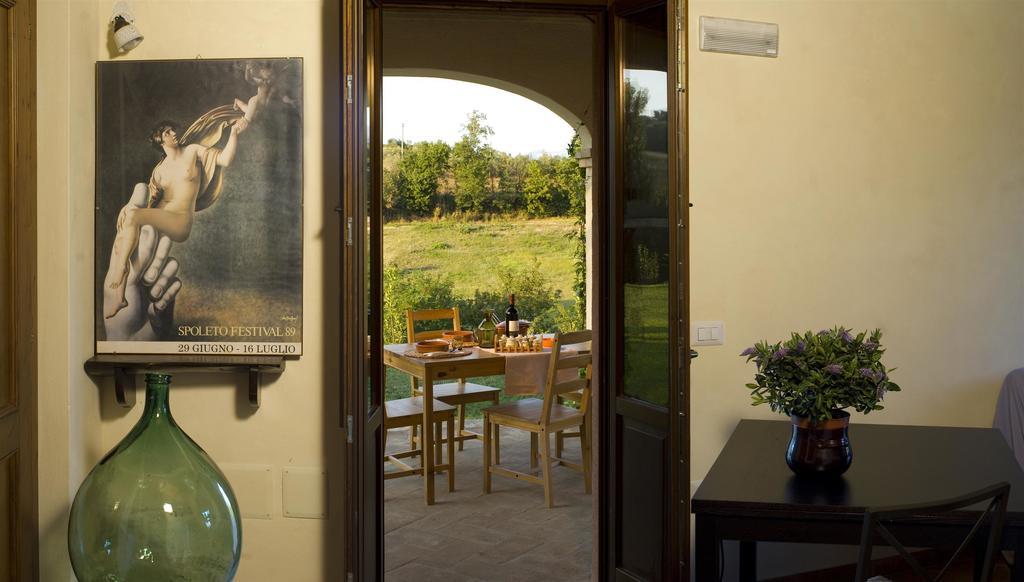 Borgo Le Capannelle Aparthotel Castel Ritaldi Kültér fotó
