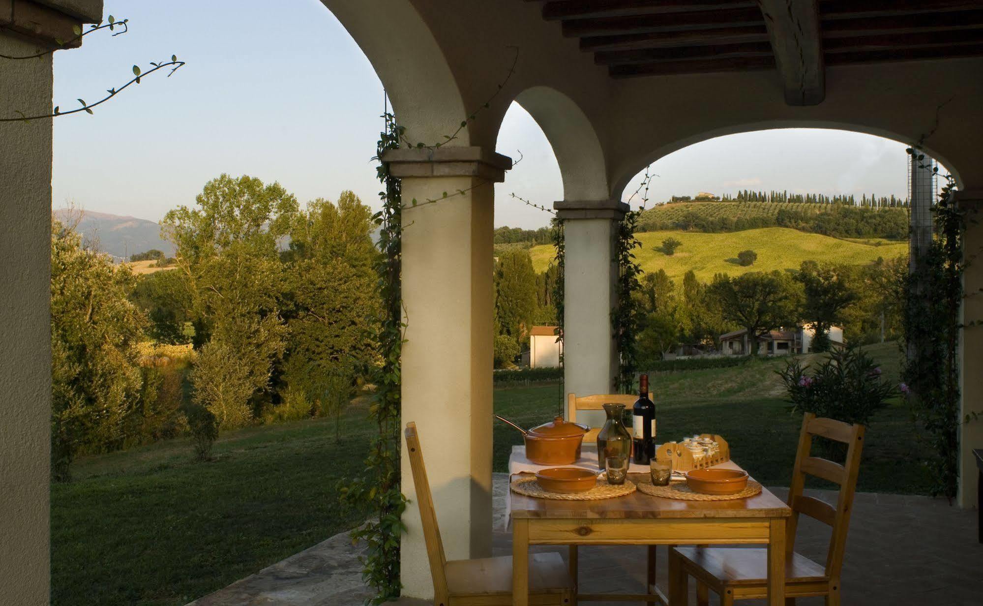 Borgo Le Capannelle Aparthotel Castel Ritaldi Kültér fotó