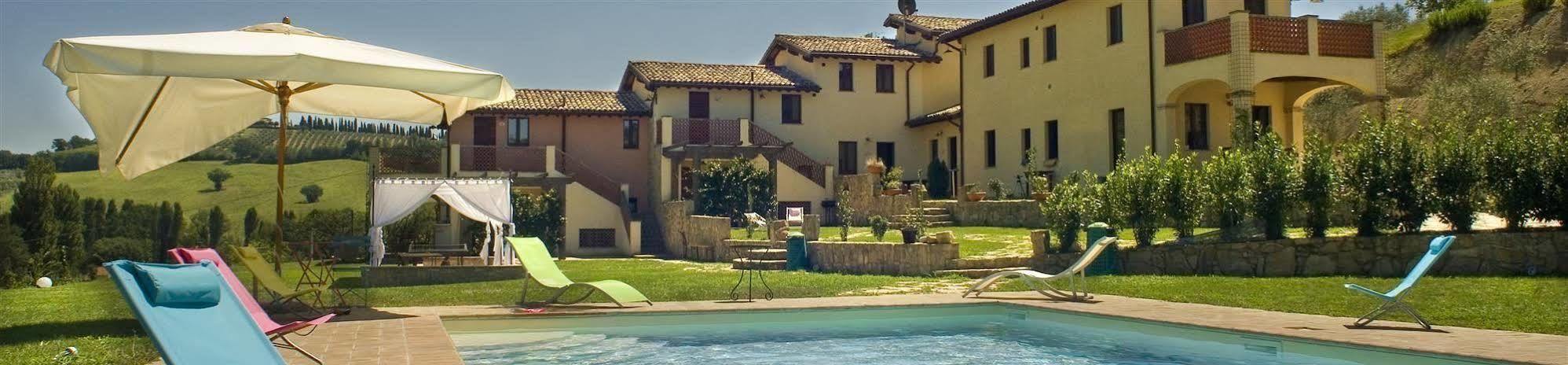 Borgo Le Capannelle Aparthotel Castel Ritaldi Kültér fotó